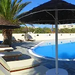 Avraki Hotel