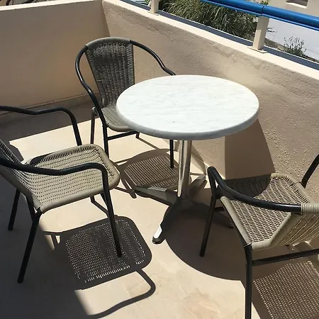 Avraki Hotel