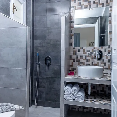 Avraki Hotel Kamari (Santorini)