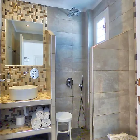 Avraki Hotel 3*