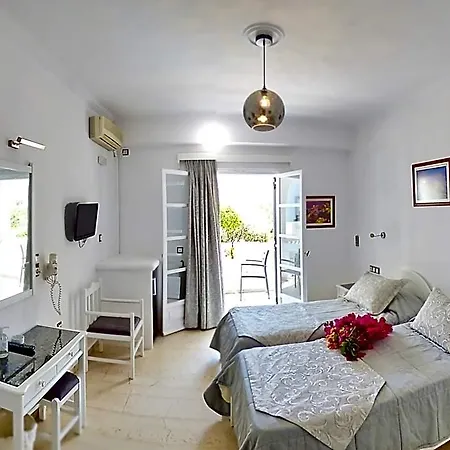 Avraki 3* Камари
