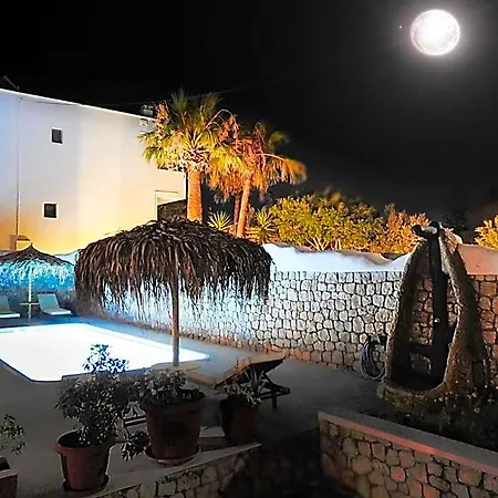 Avraki Камари