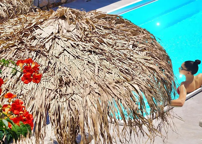 Avraki Hotel Kamari (Santorini)