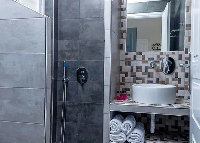 Avraki Hotel Kamari (Santorini)