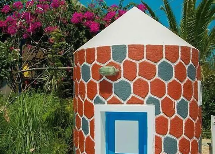 Avraki Hotel Kamari (Santorini)