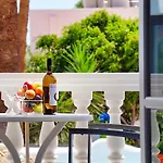 Avraki Hotel