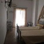 מלון Avraki