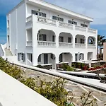 Avraki Hotel 3*