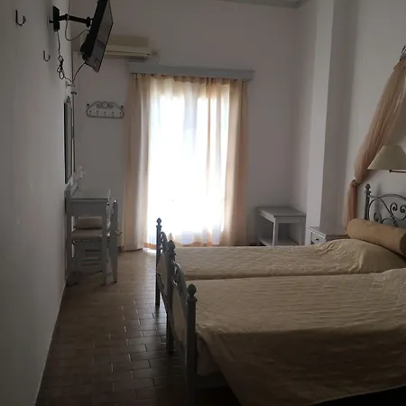 Отель Avraki